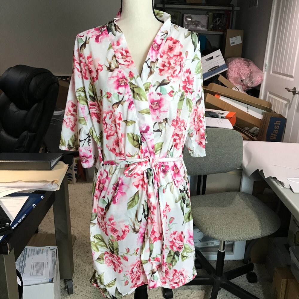 Women's Pink Floral Show Me Your Mumu Robe, OS